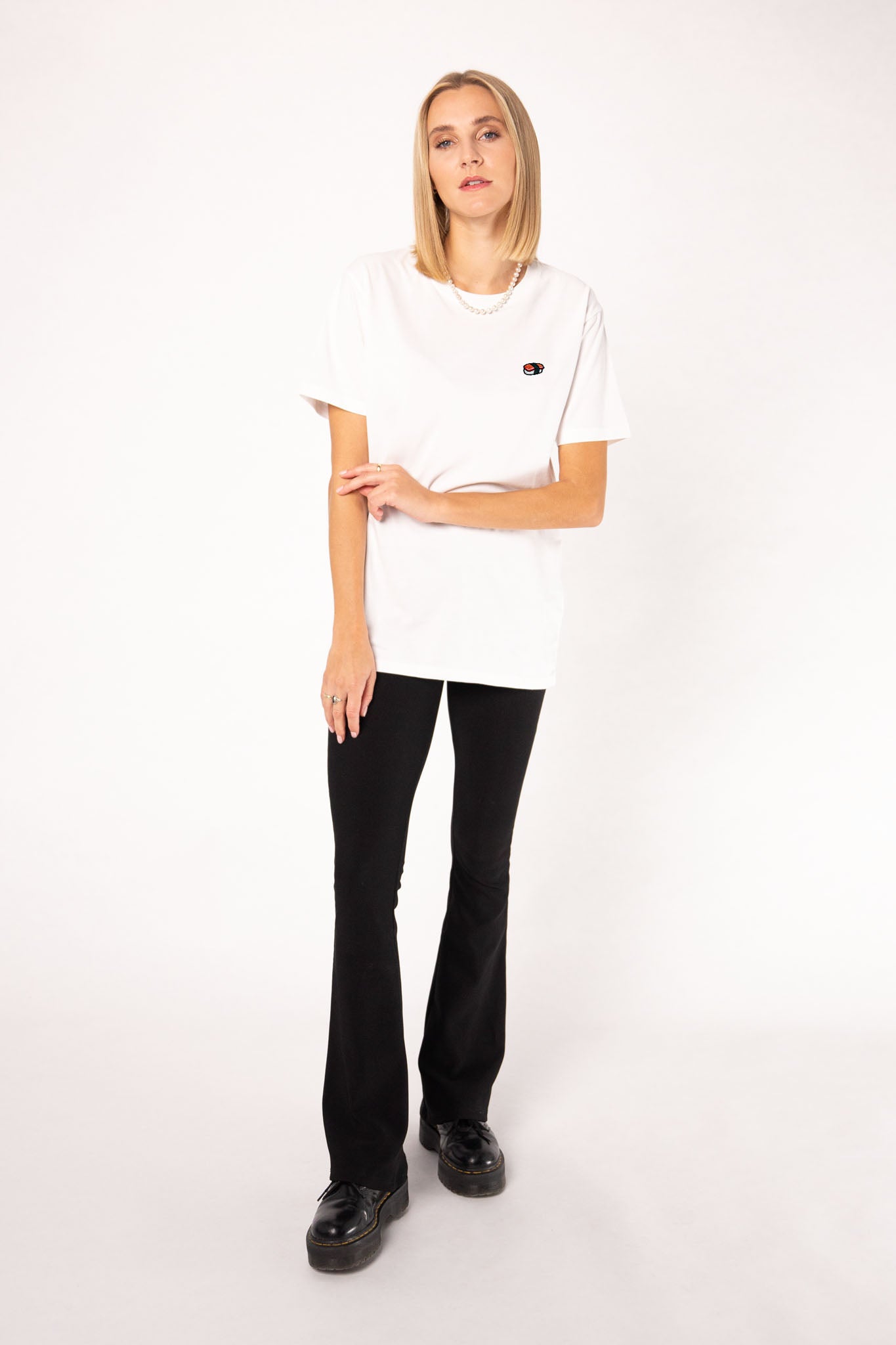 Sushi Nigiri | Besticktes Frauen Oversized Bio Baumwoll T-Shirt