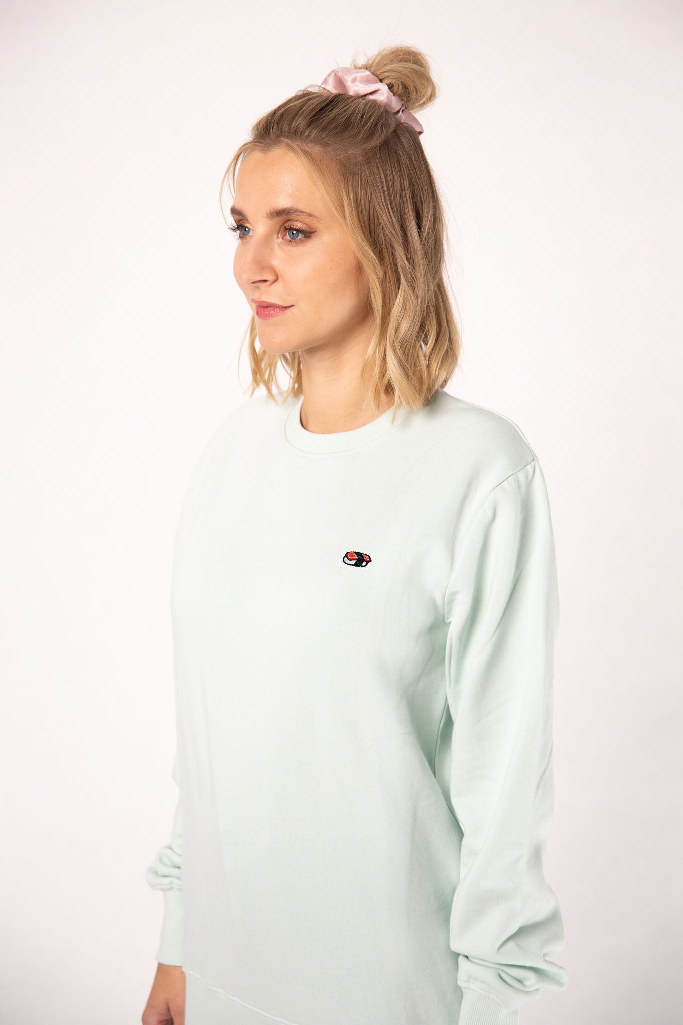 Sushi Nigiri | Bestickter Bio-Baumwoll Frauen Pullover
