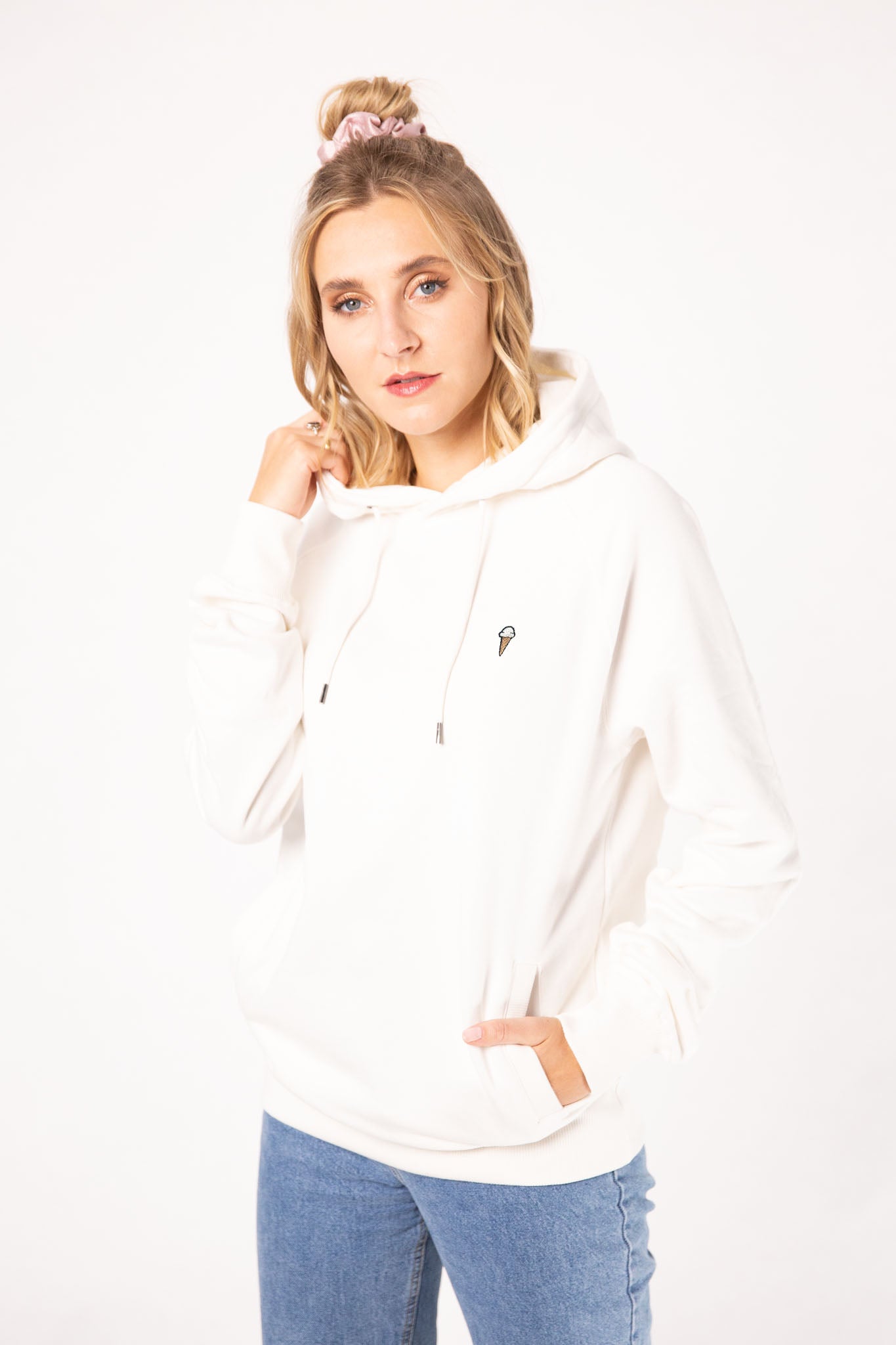 Eis | Bestickter Bio-Baumwoll Frauen Hoodie