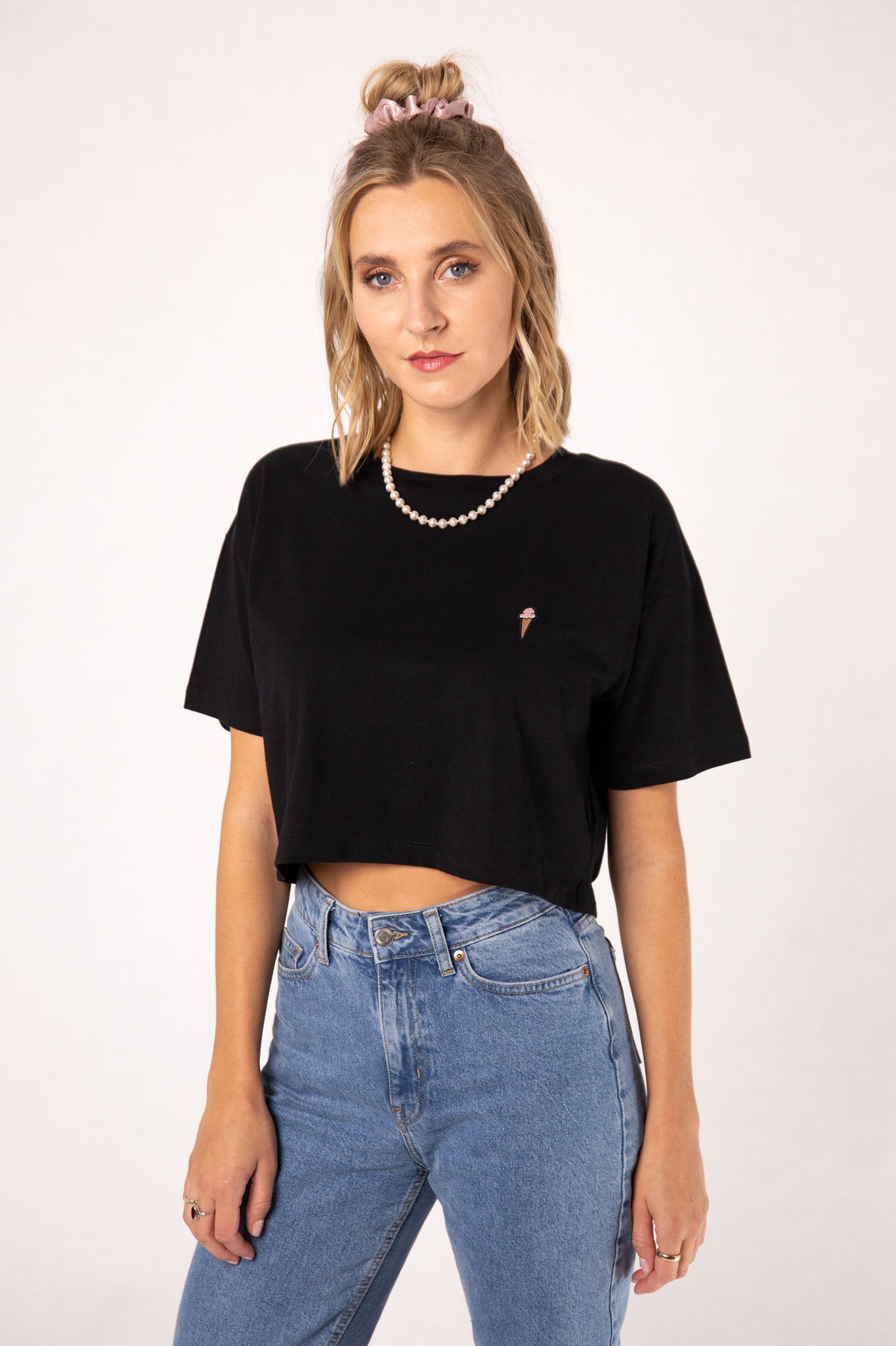 Eis | Besticktes Bio Baumwoll Crop Top