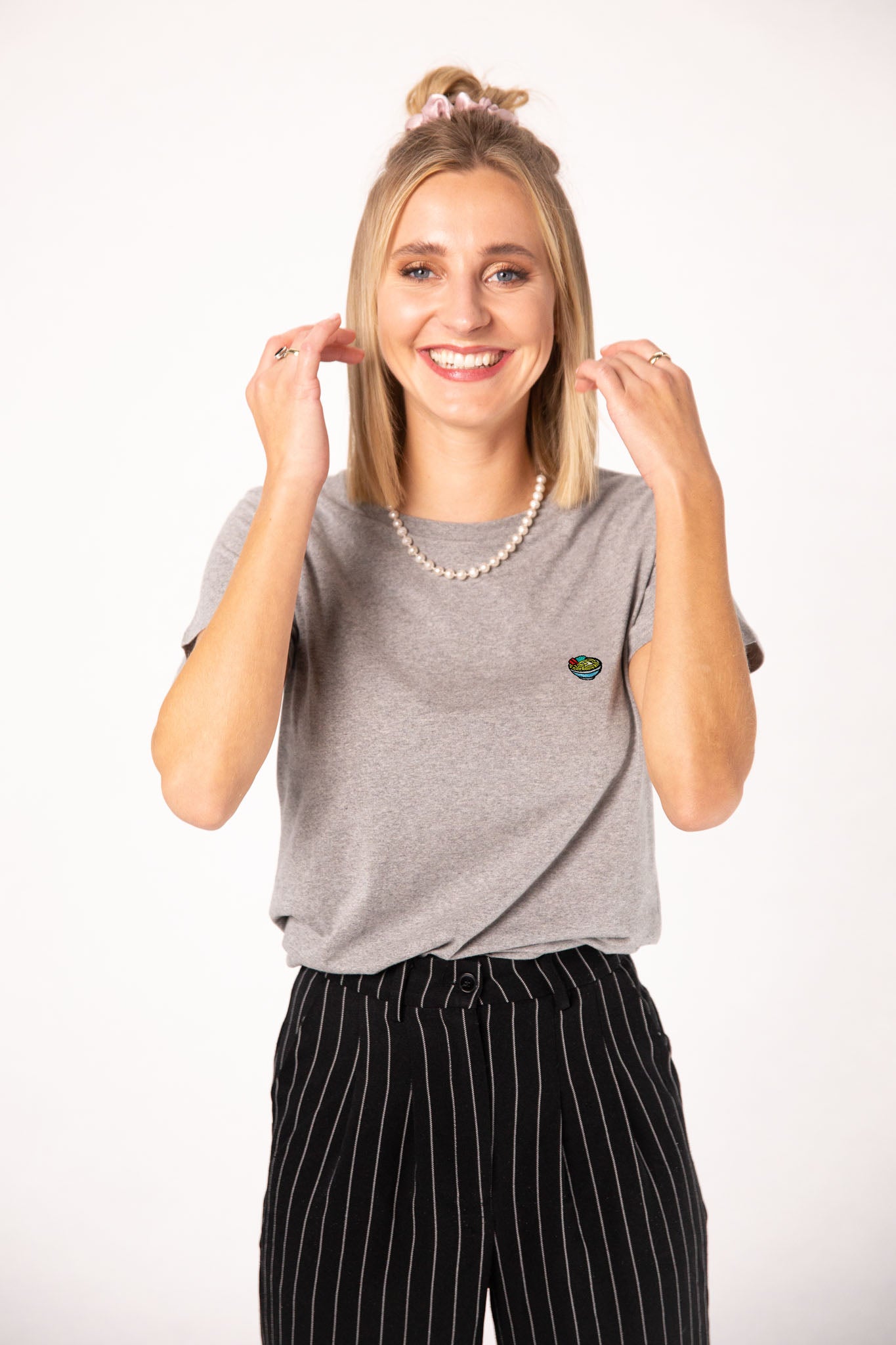 Ramen | Besticktes Frauen Bio Baumwoll T-Shirt